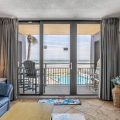 Resort Condo on the Beach with Pool and Tiki Bar!