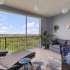 Newly remodeled and furnished Resort Condo in NSB!