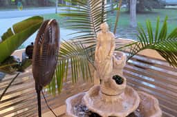 Cheerful Bungalow in New Smyrna Beach w Cozy Porch