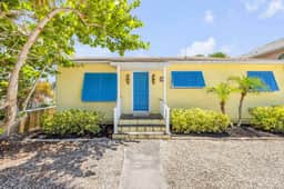 Colorful NSB Beach Retreat • Stunning Deck Oasis
