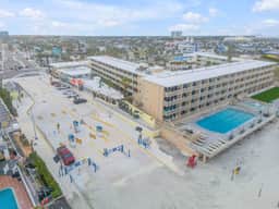 Oceanfront Daytona Beach | Steps to Beach & Pool