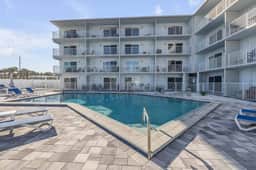 Mariners Cove Condo | Steps to Beach | Pool