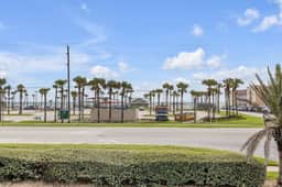 Mariners Cove Condo | Steps to Beach | Pool