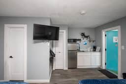 1915 Beach Club - Seaside Suite 8