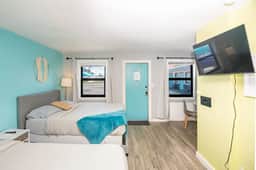 1915 Beach Club - Sunset Suite 7