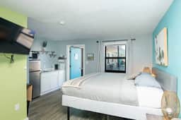 Pet-Friendly King Suite w/ Sofa Bed Near Beach! - Image 2