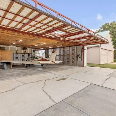 Sleeps 8· Pets Ok