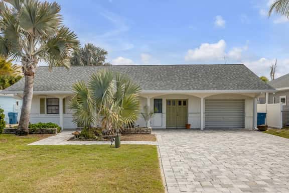 Beachside Home w/ Private Patio Retreat - Image 1