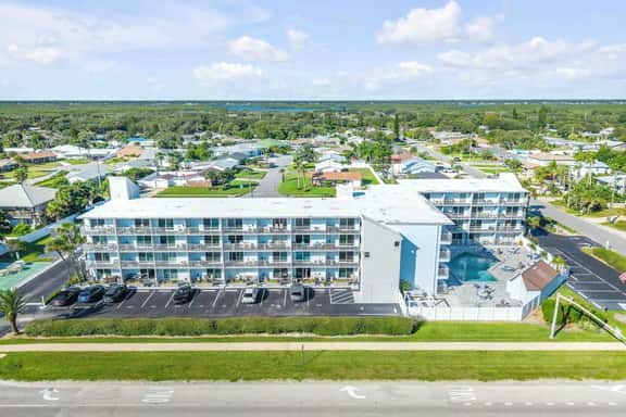 Mariners Cove Condo | Steps to Beach | Pool - Image 1