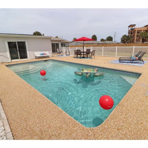 Sunny Beachside Home with a Pool - Image 1