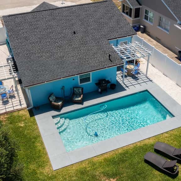 Beach-Side Apartment with a Heated Pool! - Image 1