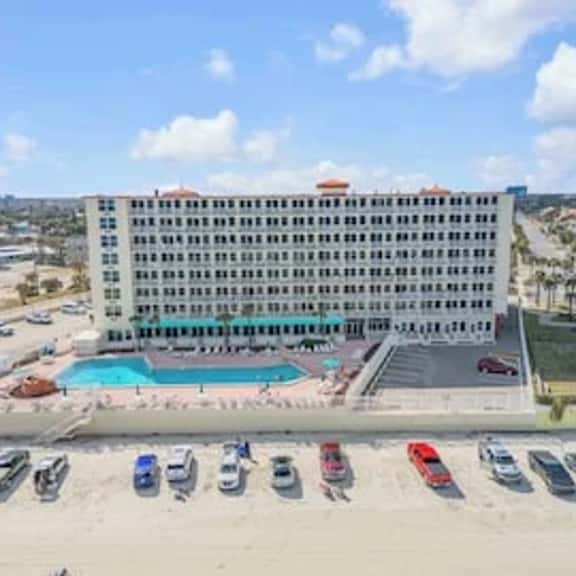 Beachfront Bliss in the Heart of Daytona! - Image 1