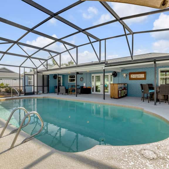 Private Garden Pool Retreat | Pet Friendly - Image 1