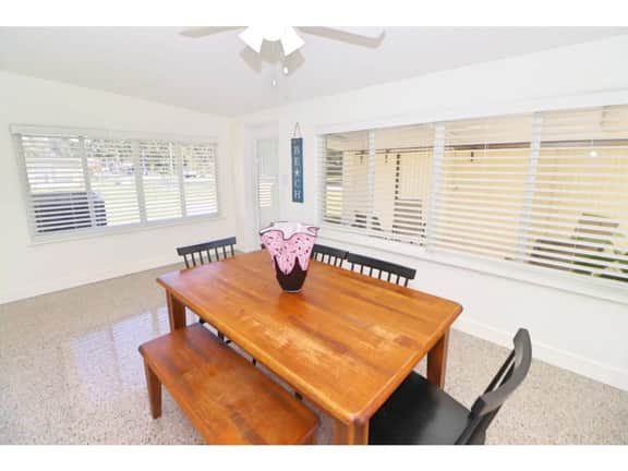 Pet Friendly, Gorgeous Remodelled House in NSB!