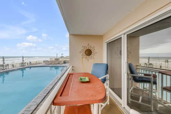 Oceanfront Daytona Beach | Steps to Beach & Pool