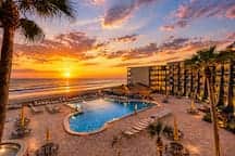 Resort Condo on the Beach with Pool and Tiki Bar!