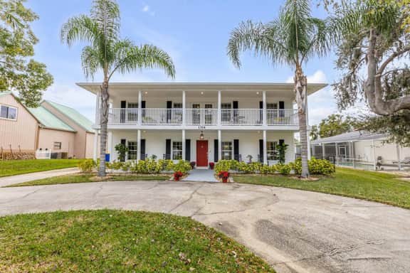 Family Getaway Near NSB | Hot Tub | Sleeps 8