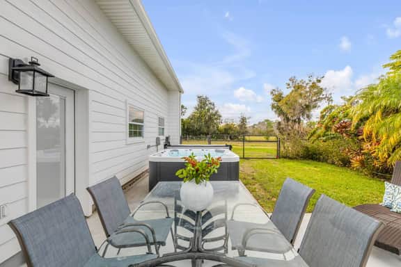 Family Getaway Near NSB | Hot Tub | Sleeps 8