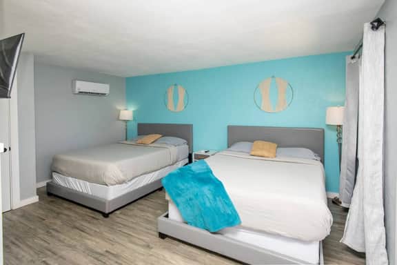 1915 Beach Club - Sunset Suite 7