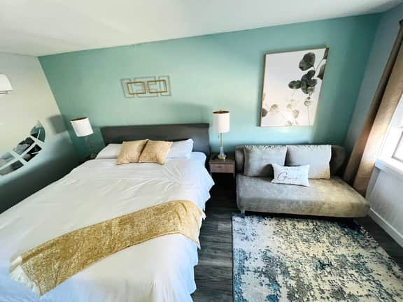 1915 Beach Club - Golden Beach Suite 4