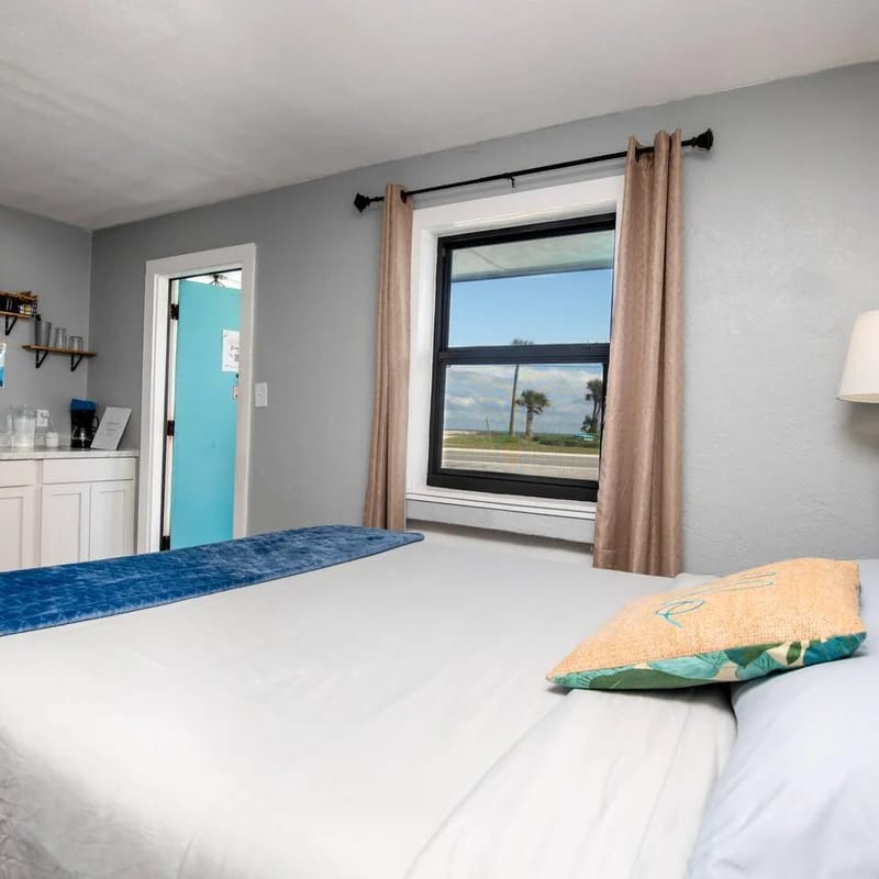1915 Beach Club - Seaside Suite 8