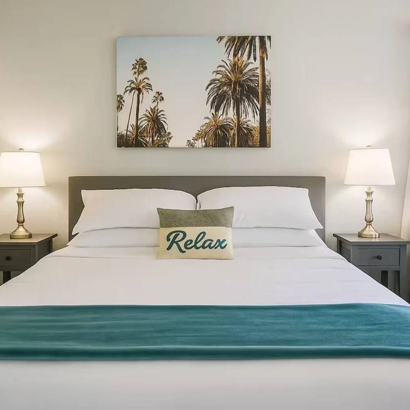 1915 Beach Club - Palms Suite 6